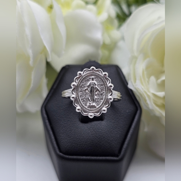 ❤️ LADY OF GRACE STERLING SILVER RING - Picture 7 of 7